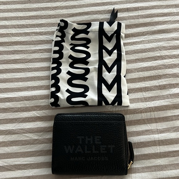 Marc Jacob’s The Leather Mini compact Wallet NWOT - Picture 5 of 5